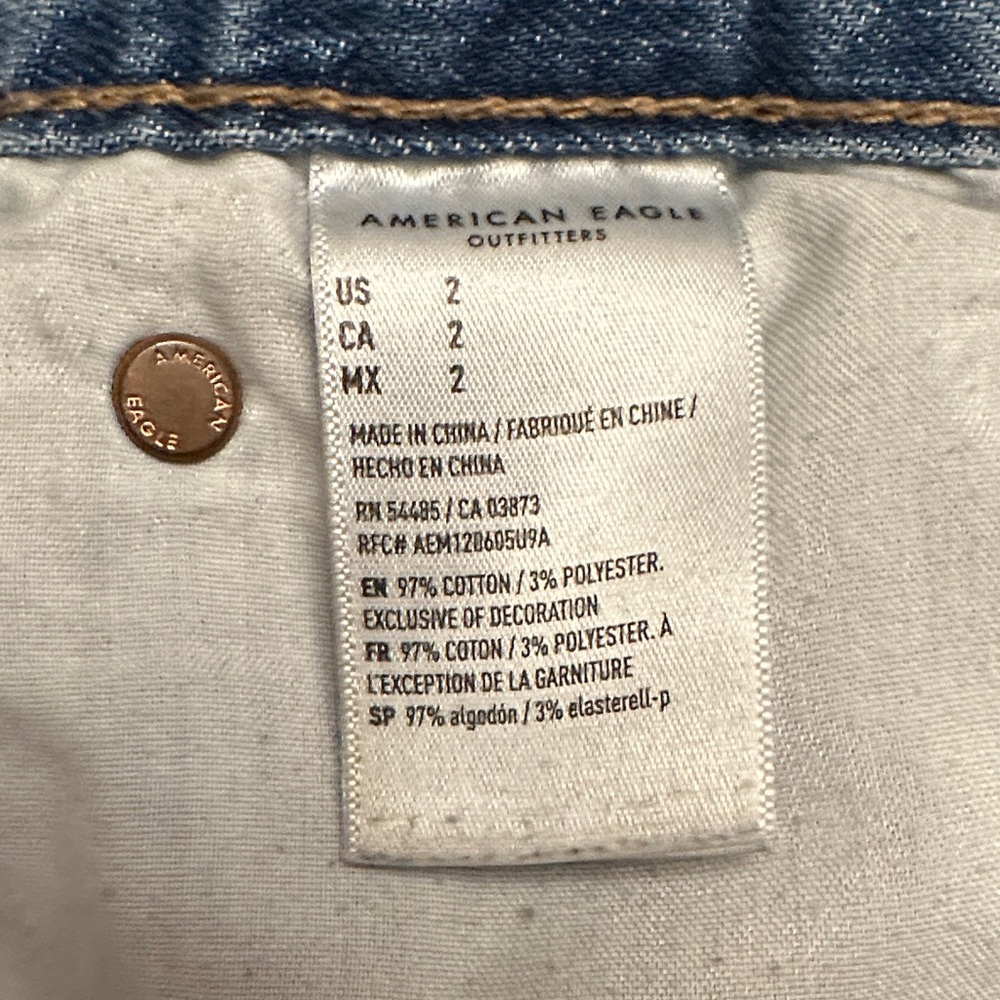 American Eagle Outfitters Women's Ripped Blue Jean Shorts - Picture 4 of 4